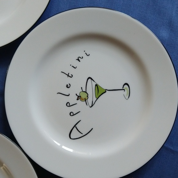 Pottery Barn 4 assorted cocktail plates - Picture 6 of 7